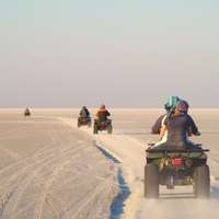 Quad Bike auf den Makgadikgadi Pans